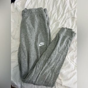 Small grey Nike sweatpants